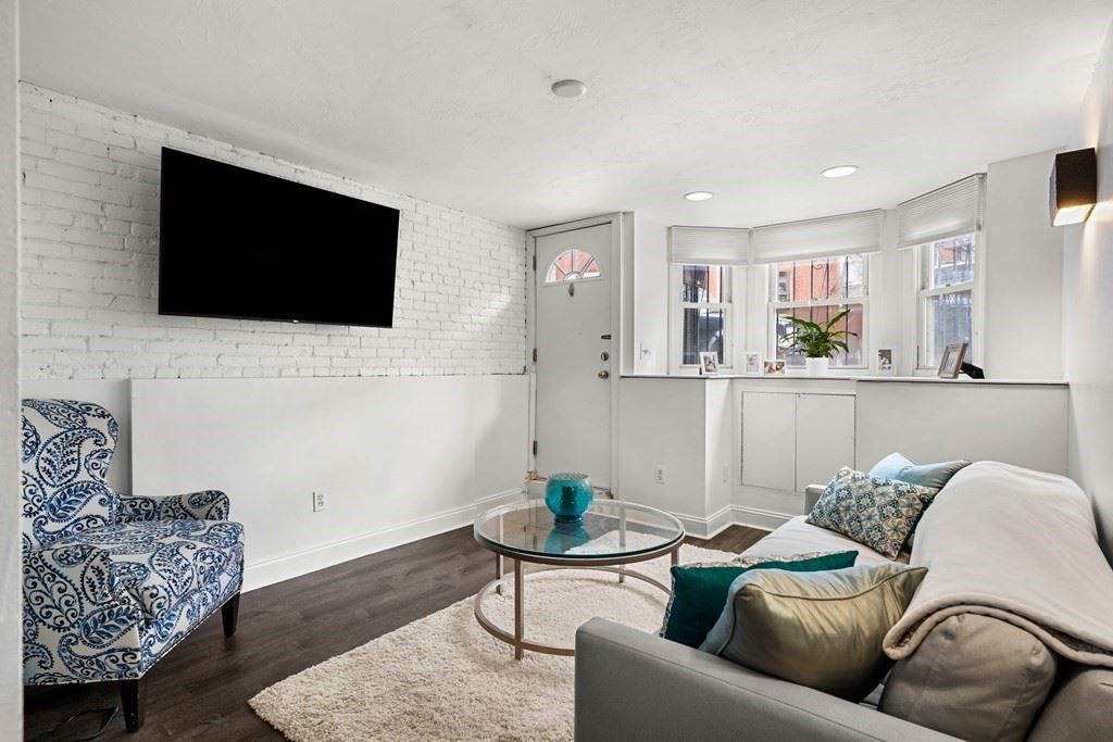 121 M Street Unit 1 Boston, Massachusetts 02127